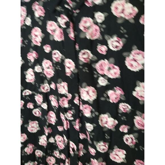 Divided Black Pink Rose Collared Button Roll Tab Sleeve Blouse. Size 6 - Picture 5 of 7